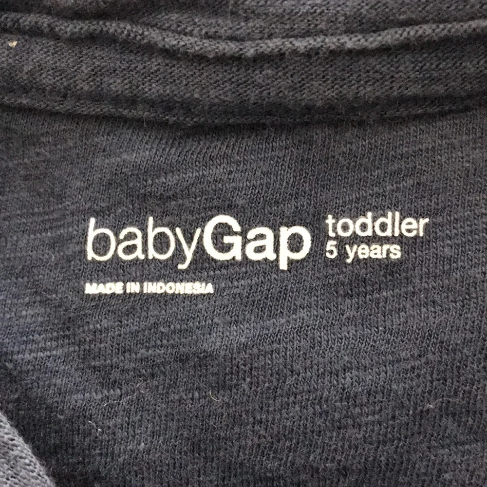 3/$20 BabyGap V-Neck Front Pocket Tee